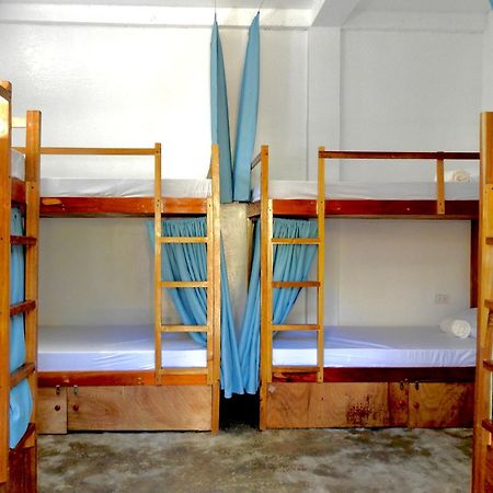 Three Little Birds Surf Hostel General Luna  Room photo