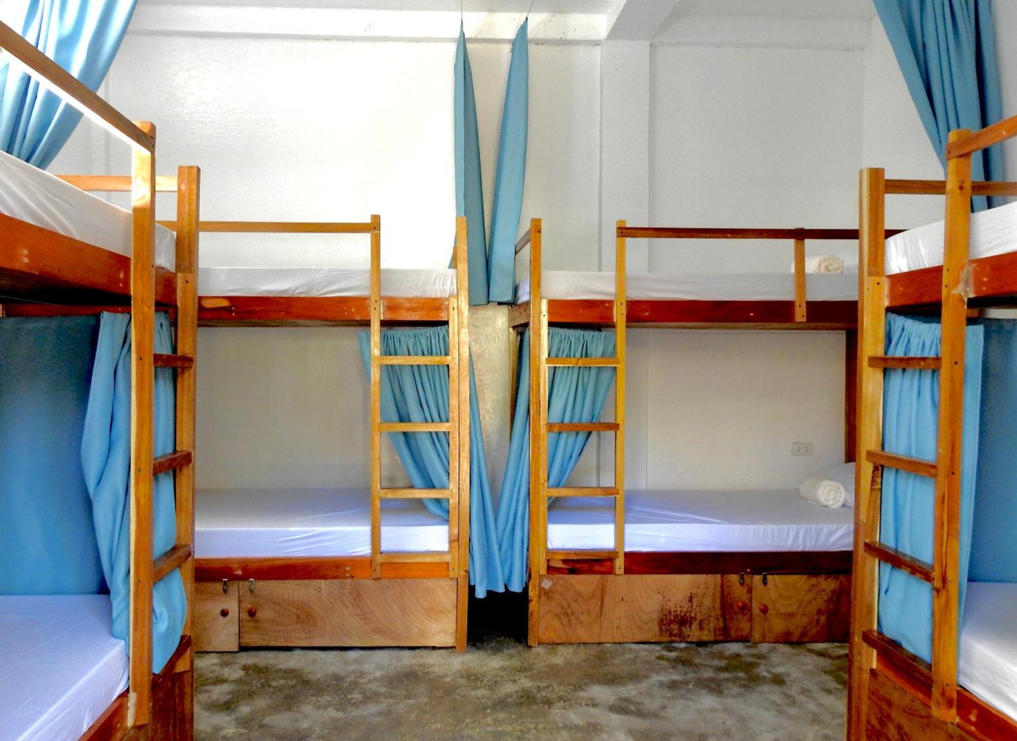 Three Little Birds Surf Hostel General Luna  Room photo